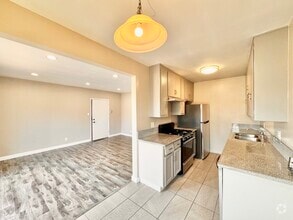 Building Photo - 1508 S Orange Dr