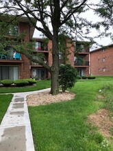 Building Photo - 15744 Lake Dr