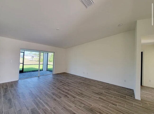 Foto del edificio - Modern & Spacious 4 Bed, 2 Bath Home COMIN...