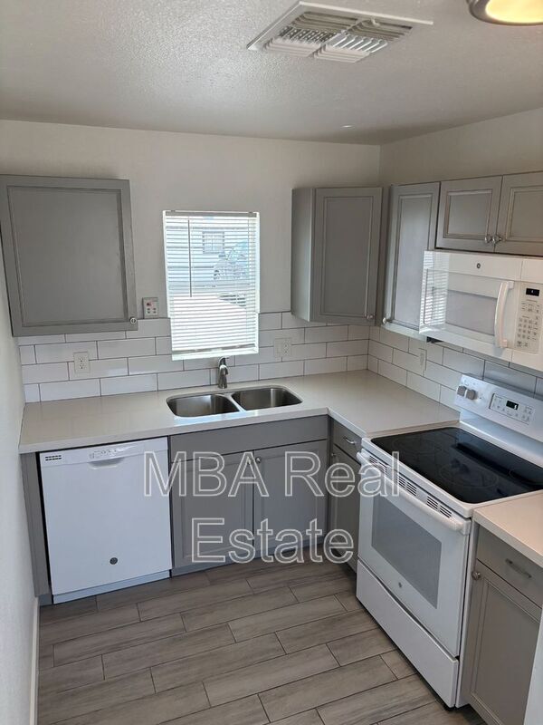 Foto del edificio - 5040 N 18th Ave