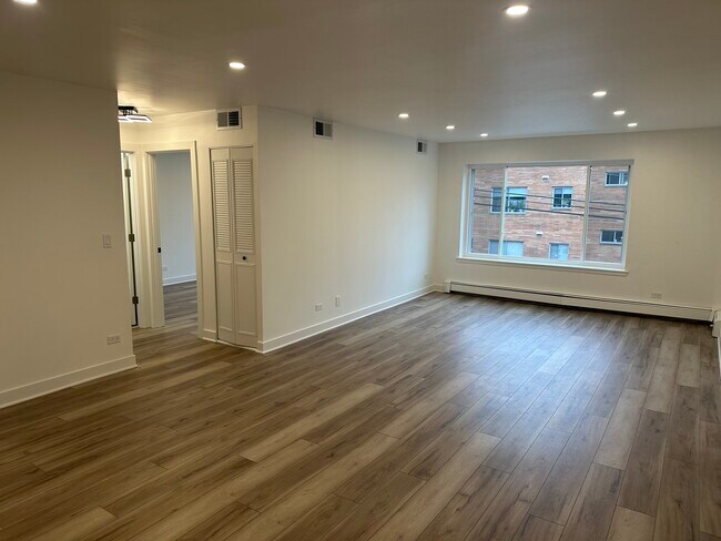 Foto del edificio - 8232 Niles Center Rd