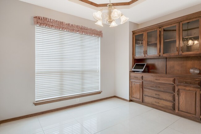 Foto del edificio - 7811 Legend Ave