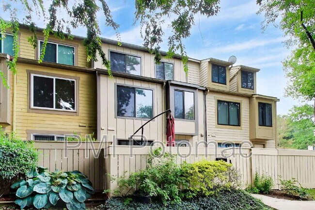 Building Photo - 9391 Chadburn Pl