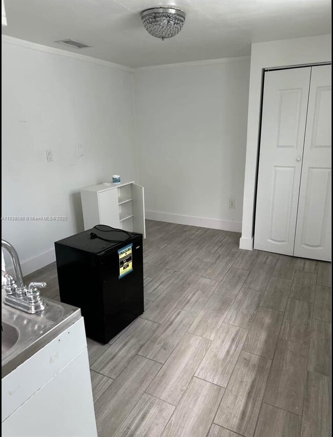 Foto del edificio - 5203 SW 102nd Ct