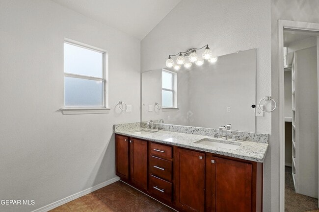 Foto del edificio - 6304 Joel King Pl
