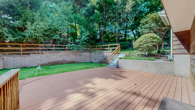 Building Photo - Spacious 3-Bedroom Split-Level with Firepl...