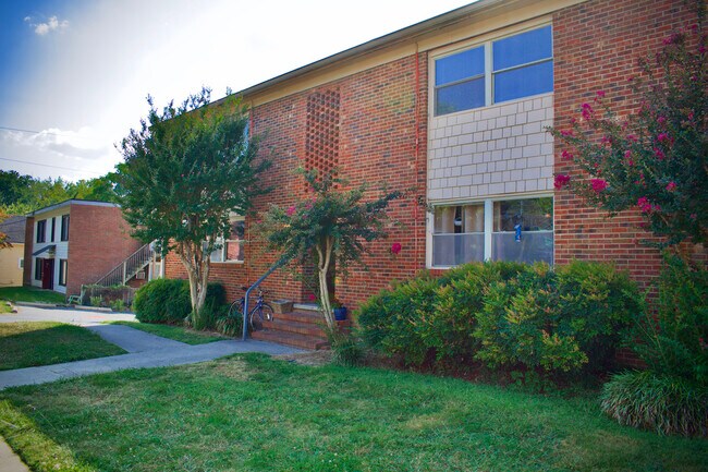 Foto del edificio - 516 S Mendenhall St