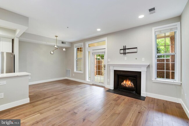 Building Photo - 11307 Sundial Ct
