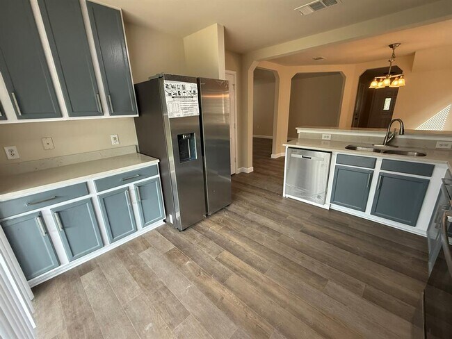 Building Photo - 1608 Anise Dr
