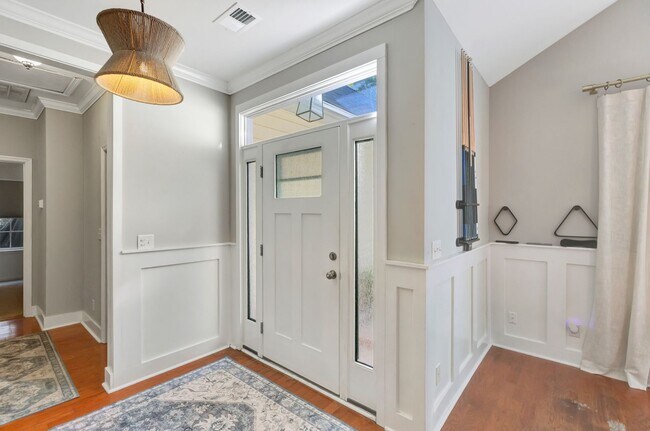 Foto del edificio - Stunning Single-Level Home in Marsh Walk, Mount Pleasant