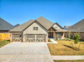 Building Photo - 14517 Chambord Dr