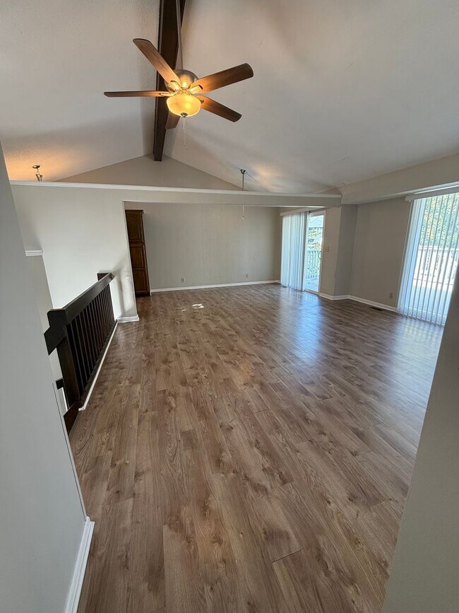 Foto del edificio - Spacious La Vista Home with Deck & Finishe...