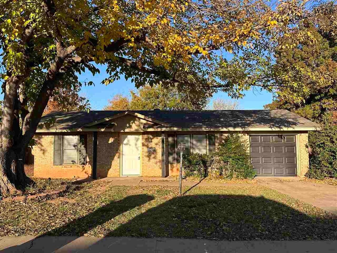 Primary Photo - 4824 Sonora Dr