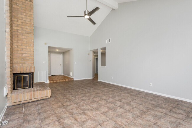 Foto del edificio - 2015 Braesmeadow Ln