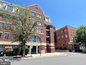 Building Photo - 1111 Oronoco St