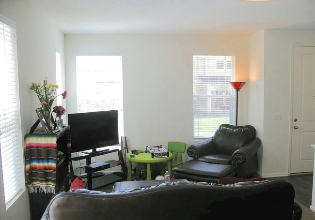 Foto del edificio - 10783 E 28th Pl