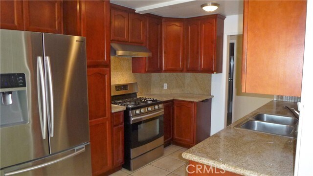 Foto del edificio - 1049 W 13th St