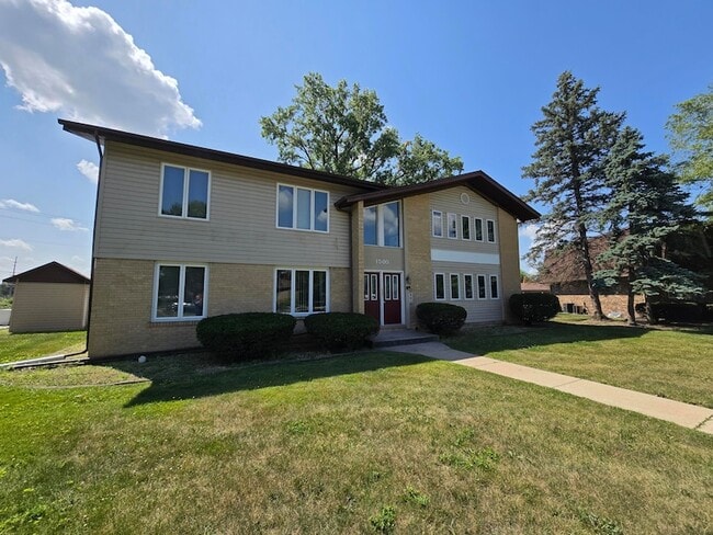 Building Photo - 1500 Camellia Dr