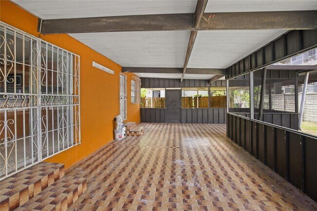 Foto del edificio - 3720 NW 20th Ct