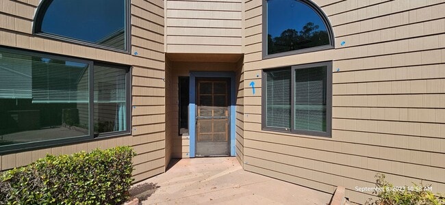 Building Photo - Oakridge Park Single Story Condo in Orcutt...