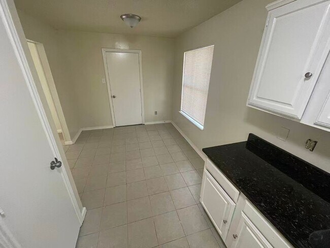 Foto del edificio - 4520 Louisville Dr