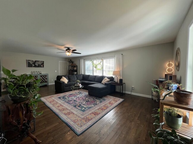 Building Photo - 3600 Pickering Ave