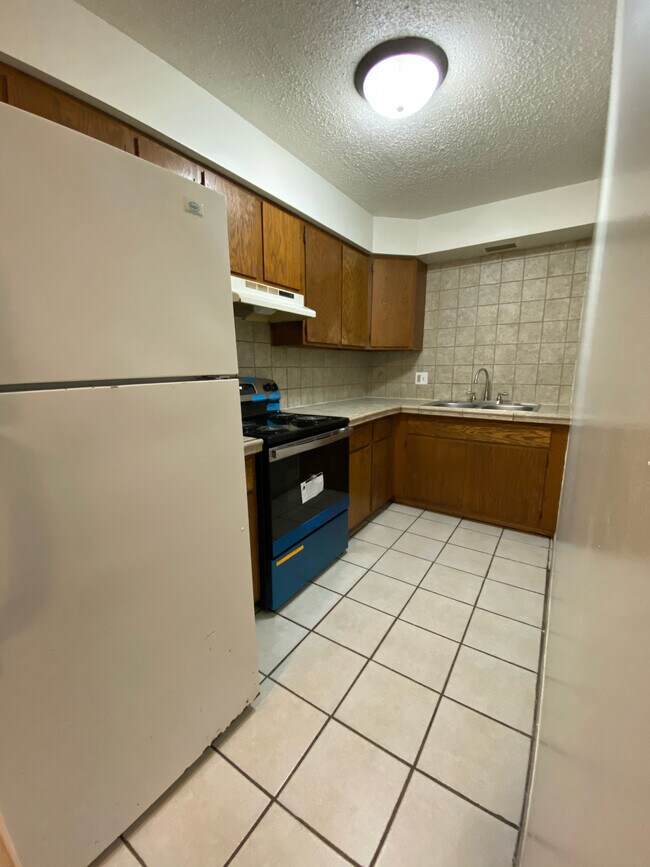 Foto del edificio - 310 N Larkin Ave
