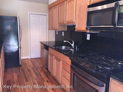 Building Photo - 214 Medwick Garth E
