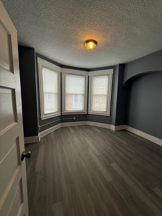 Foto del edificio - 2842 N Stillman St