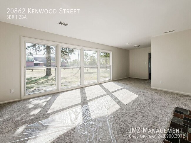 Building Photo - 20862 Kenwood St