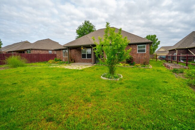 Foto del edificio - 4 Bed | 2 Bath | Owasso | $2060 | Mid July