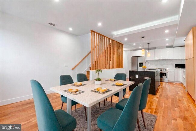 Foto del edificio - 3169 18th St NW