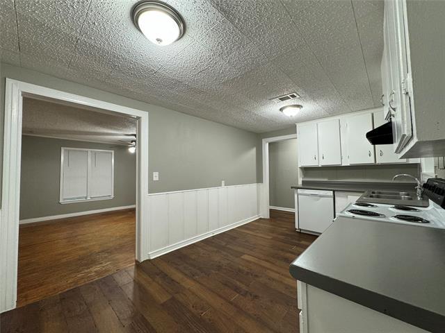 Building Photo - 5633 Highland Ave