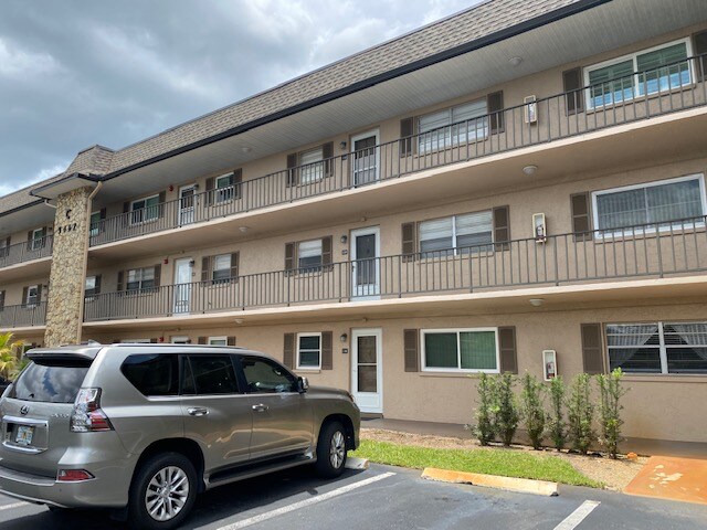 Foto del edificio - 5467 Rattlesnake Hammock Rd