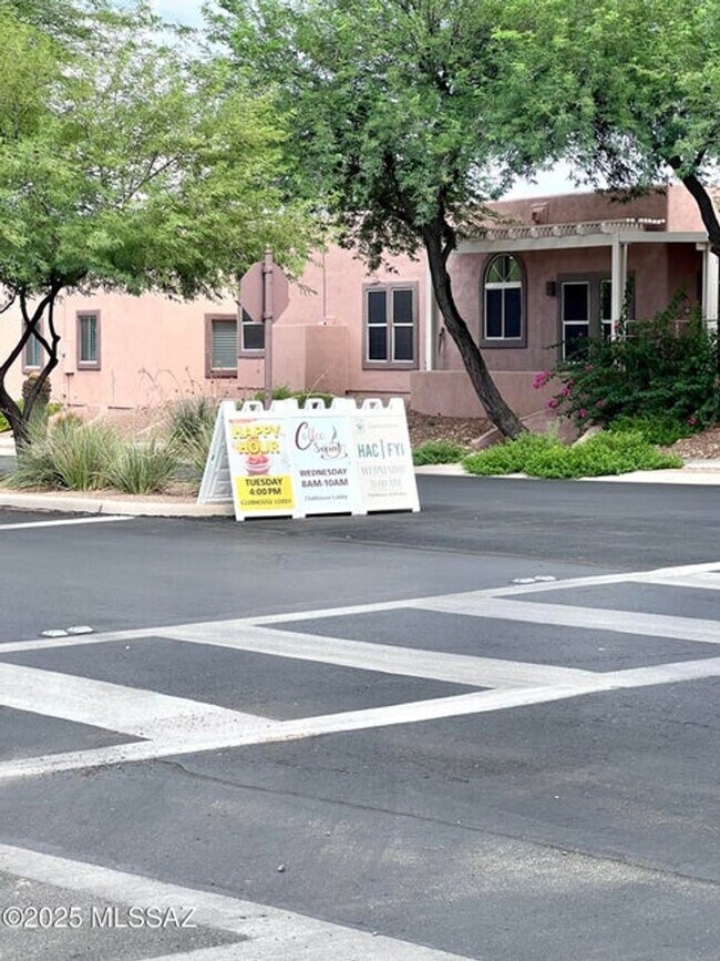 Foto del edificio - 1254 W Calle De Sotelo