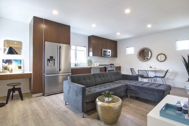 Building Photo - Pacifico Apartments
