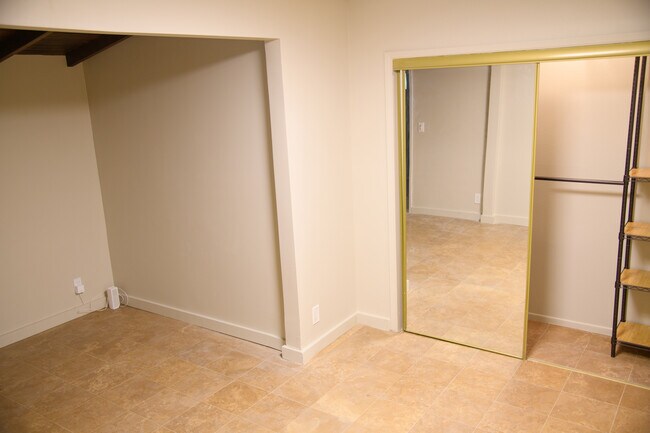Dormitorio - 10809 Huston St