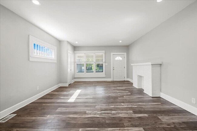 Photo - 2917-2919 Ruckle Street Apartment