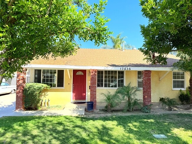 Foto del edificio - 17535-17537 Baltar Street