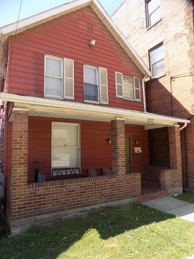 Primary Photo - 237 Beechurst Ave