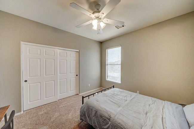 Building Photo - 10223 W Raymond St