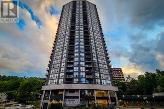 Building Photo - 150 Charlton Ave E