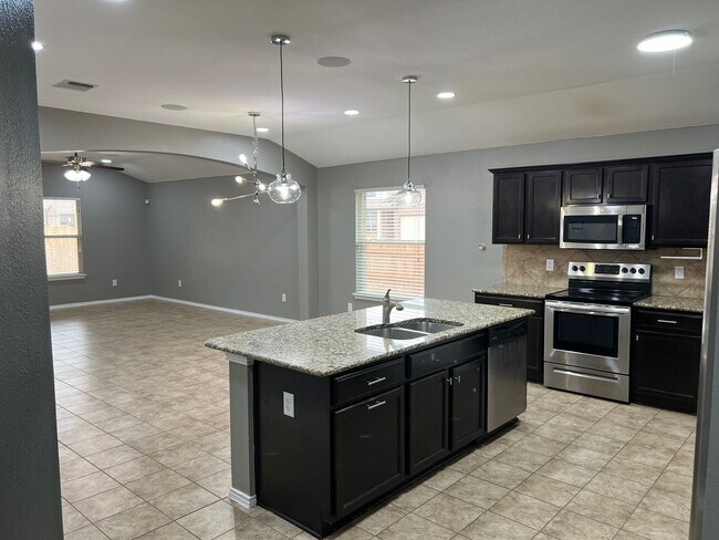 Foto del edificio - COMING SOON!