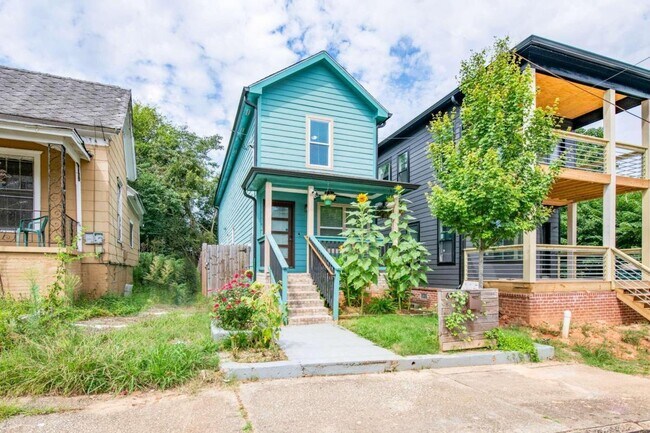 Foto del edificio - 677 Ira St SW