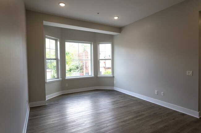 Foto del edificio - 4000 W Girard Ave