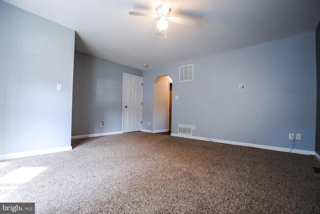 Foto del edificio - 6137 Parkway Dr