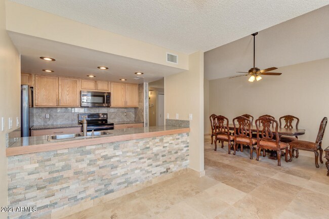 Foto del edificio - 8037 N 32nd Dr