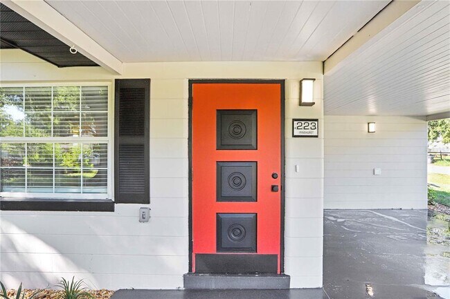 Building Photo - 223 Pinehurst Dr