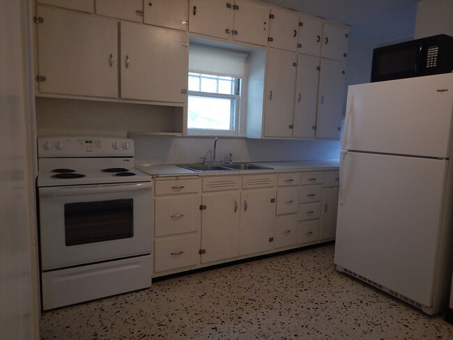 kitchen - new refrigerator - 803 E B St