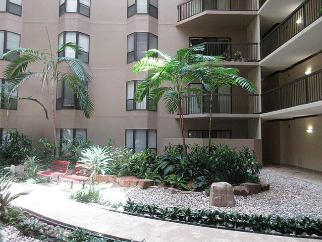 Building Photo - 661 Bering Dr
